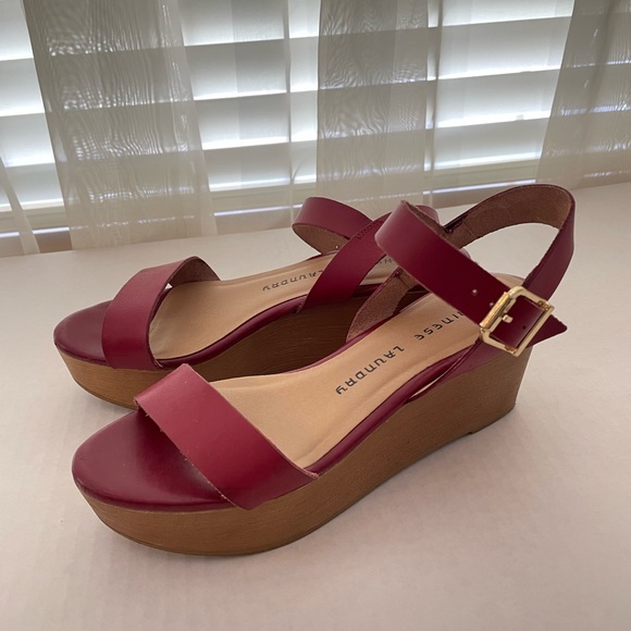 Chinese Laundry Wedge Red Sandals - Picture 2 of 2
